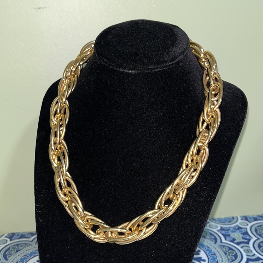 Anne Klein, Gold Tone, Bulky Chain, toggle link, vintage and classic 16" - Picture 3 of 6